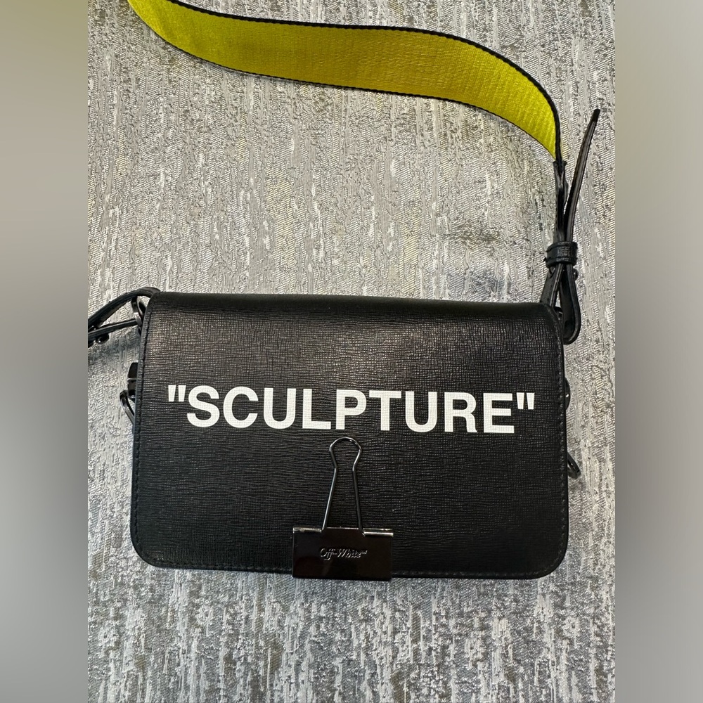OFF-WHITE NWOT
Sculpture Saffiano Leather Flap Crossbody Bag w Binder Clip - Picture 2 of 5